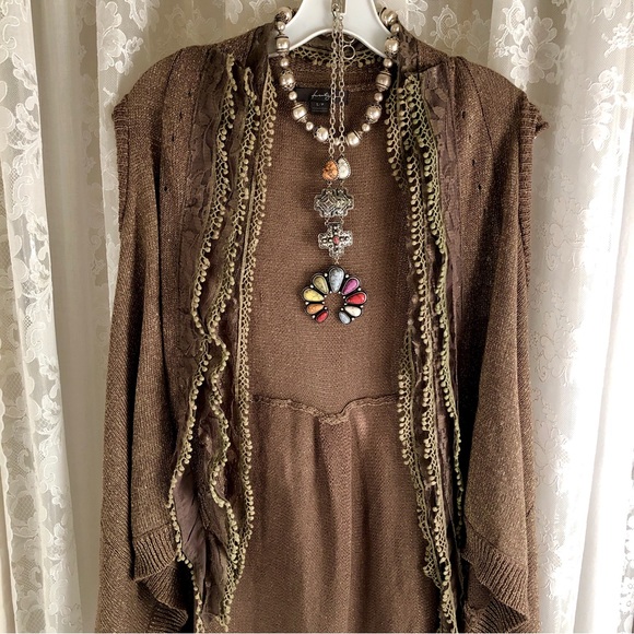 TWENTY-ONE * NWOT Long Knit Boho Vibe Vest w/Lace and Metallic Thread Accent - Picture 2 of 4